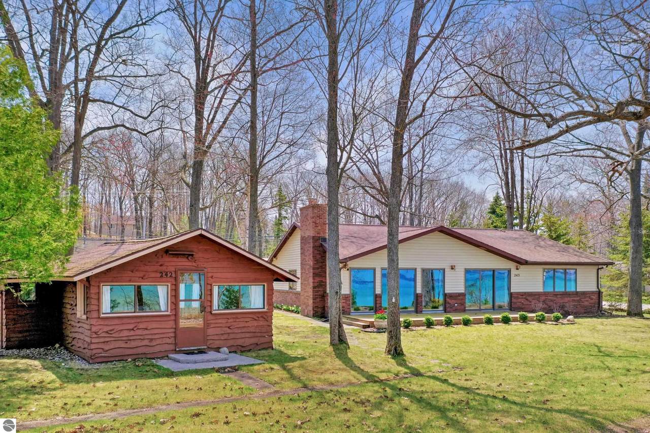 245 Sam-O-Set Boulevard - Photo 1