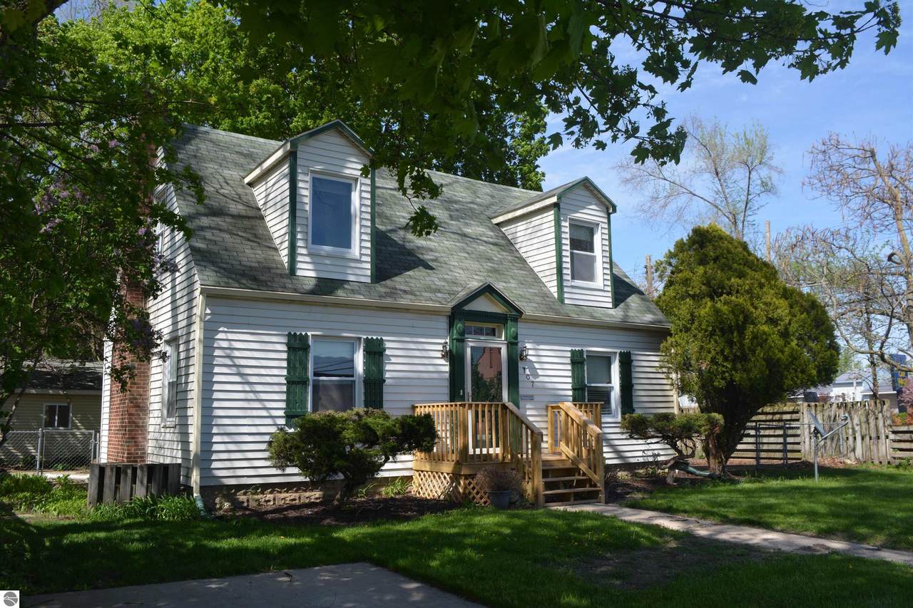 707 Locust - Photo 1