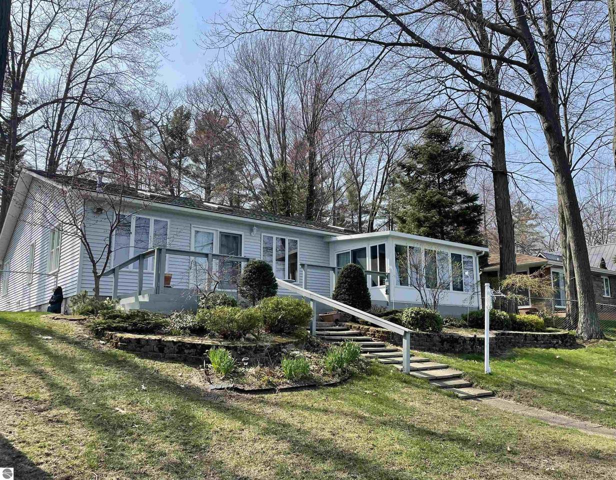 2330 East Drive - Photo 1