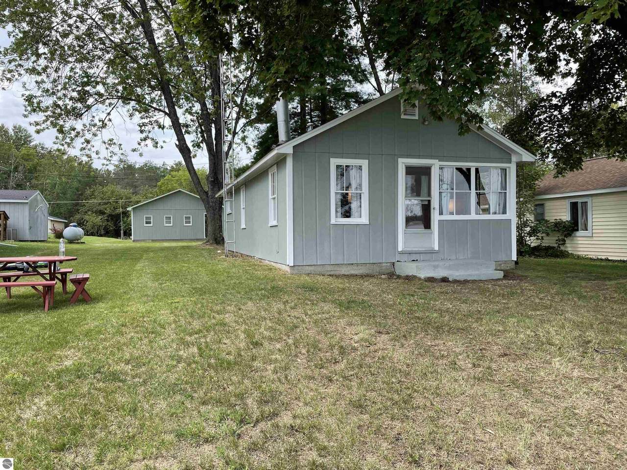 5819 Middle Street - Photo 1