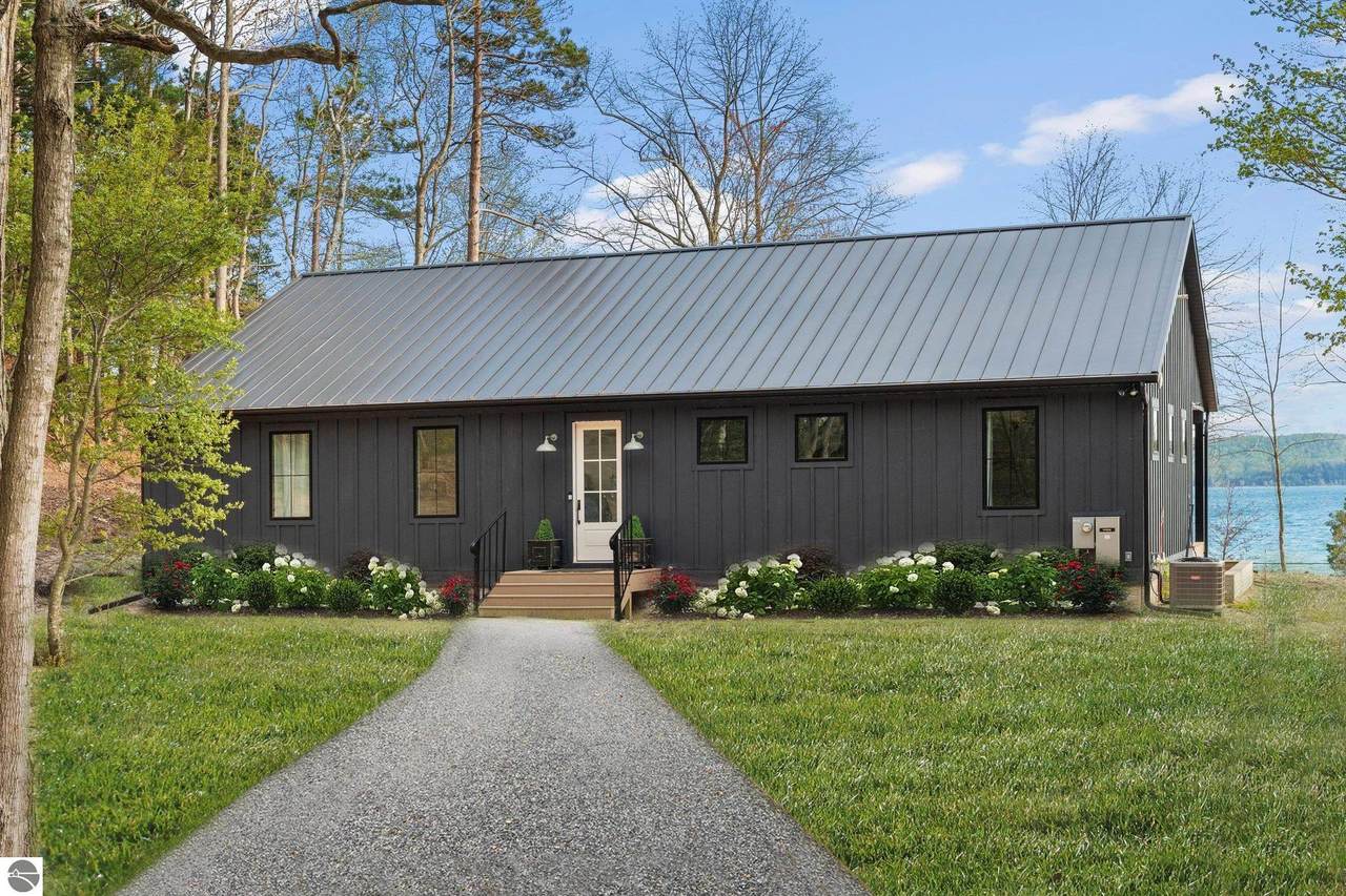 2776 Crystal Drive - Photo 1