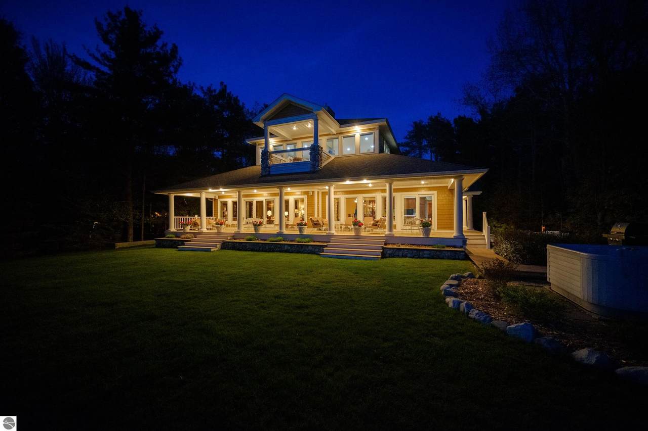 3140 Red Apple Road - Photo 1