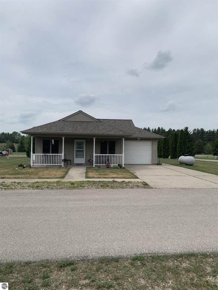 9463 Chippewa Drive - Photo 1