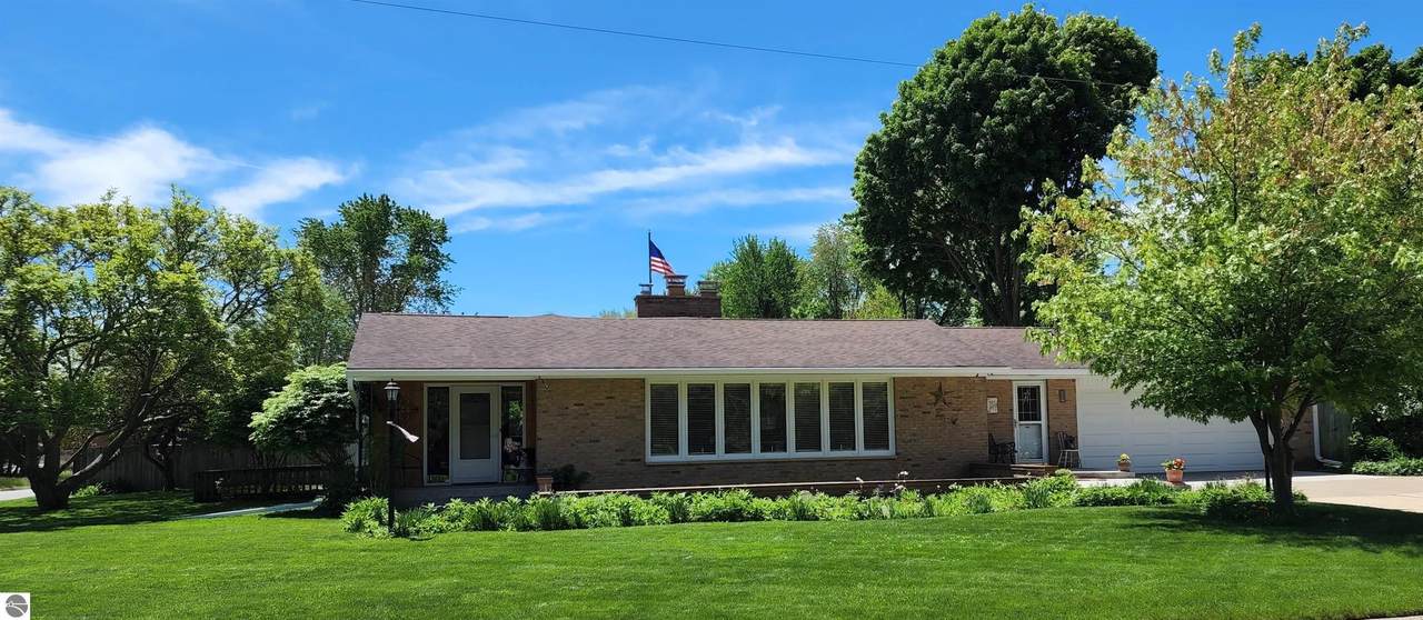 611 May Street - Photo 1