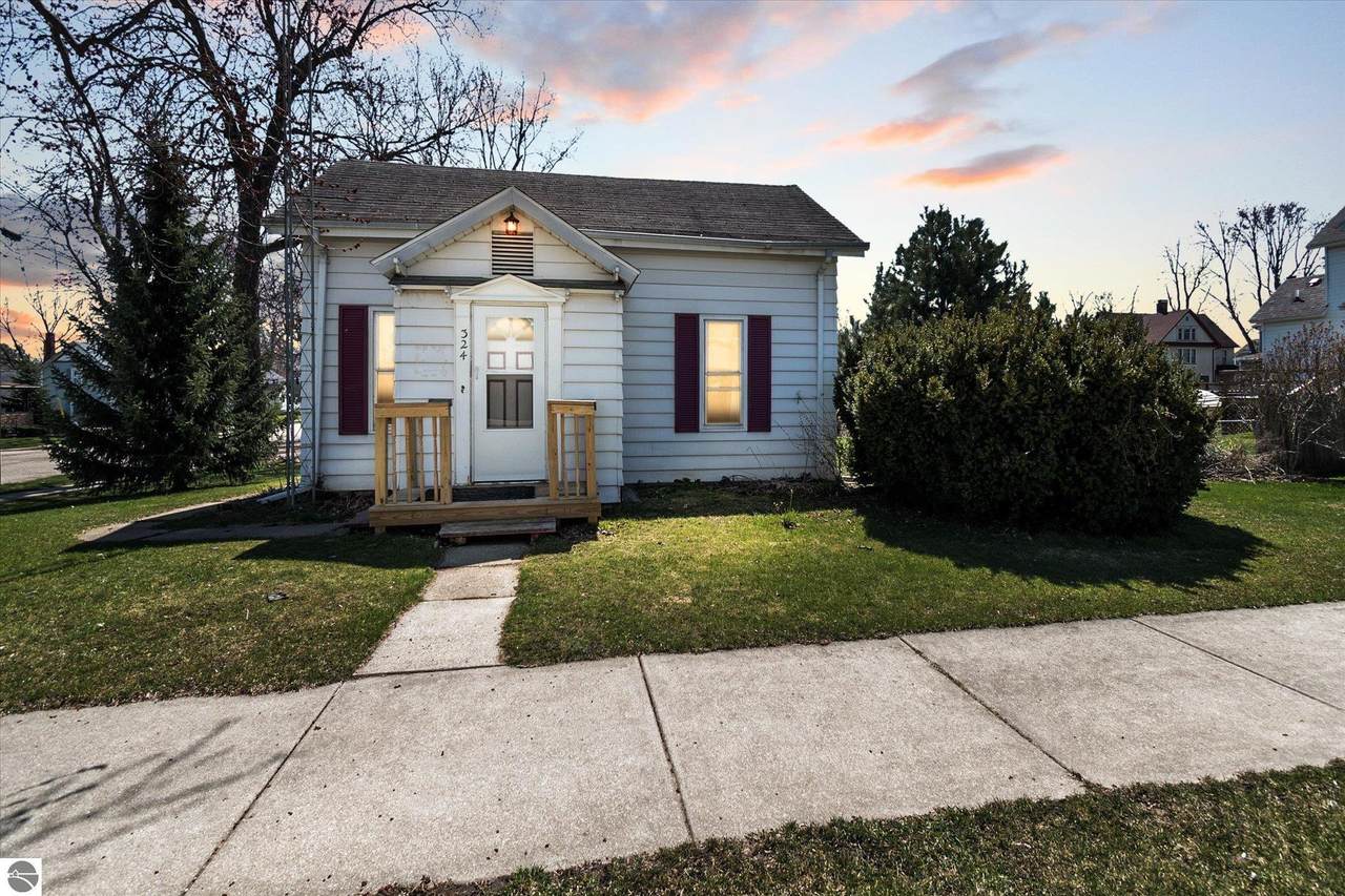 324 Newark Street - Photo 1