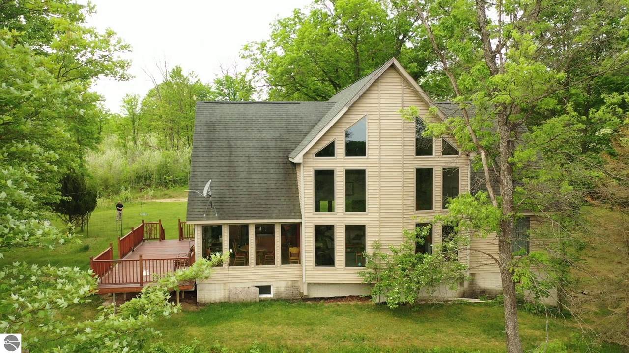9950 Woods - Photo 1