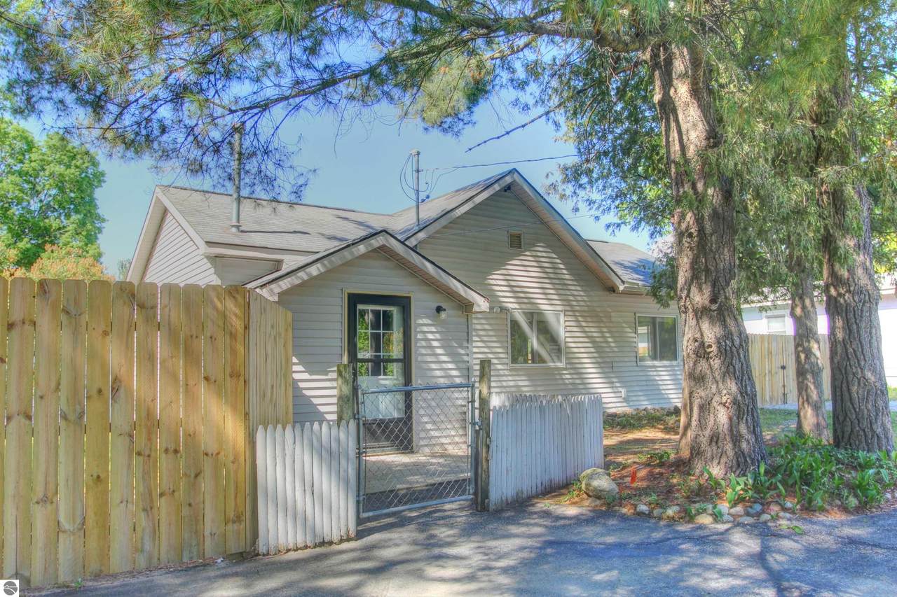 10336 Slovan Avenue - Photo 1