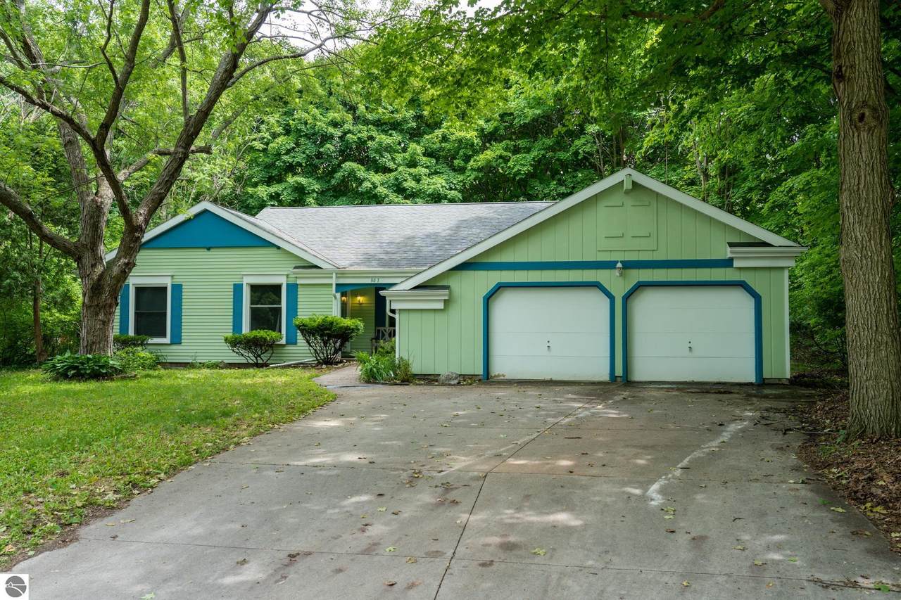 801 Oakland Drive - Photo 1