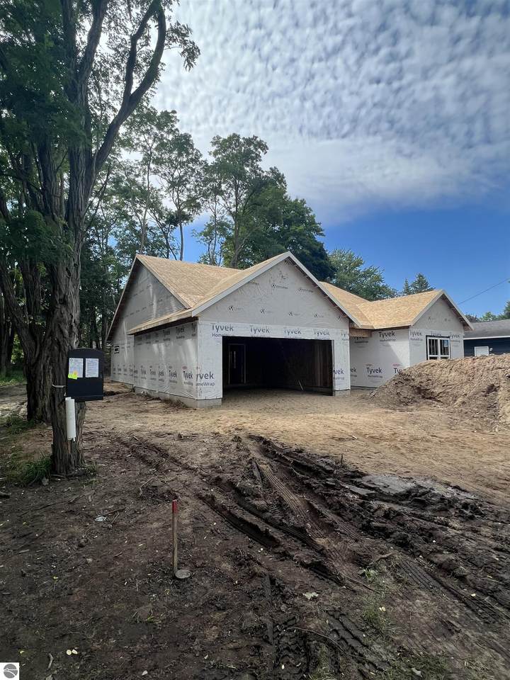 138 Charles - Photo 1