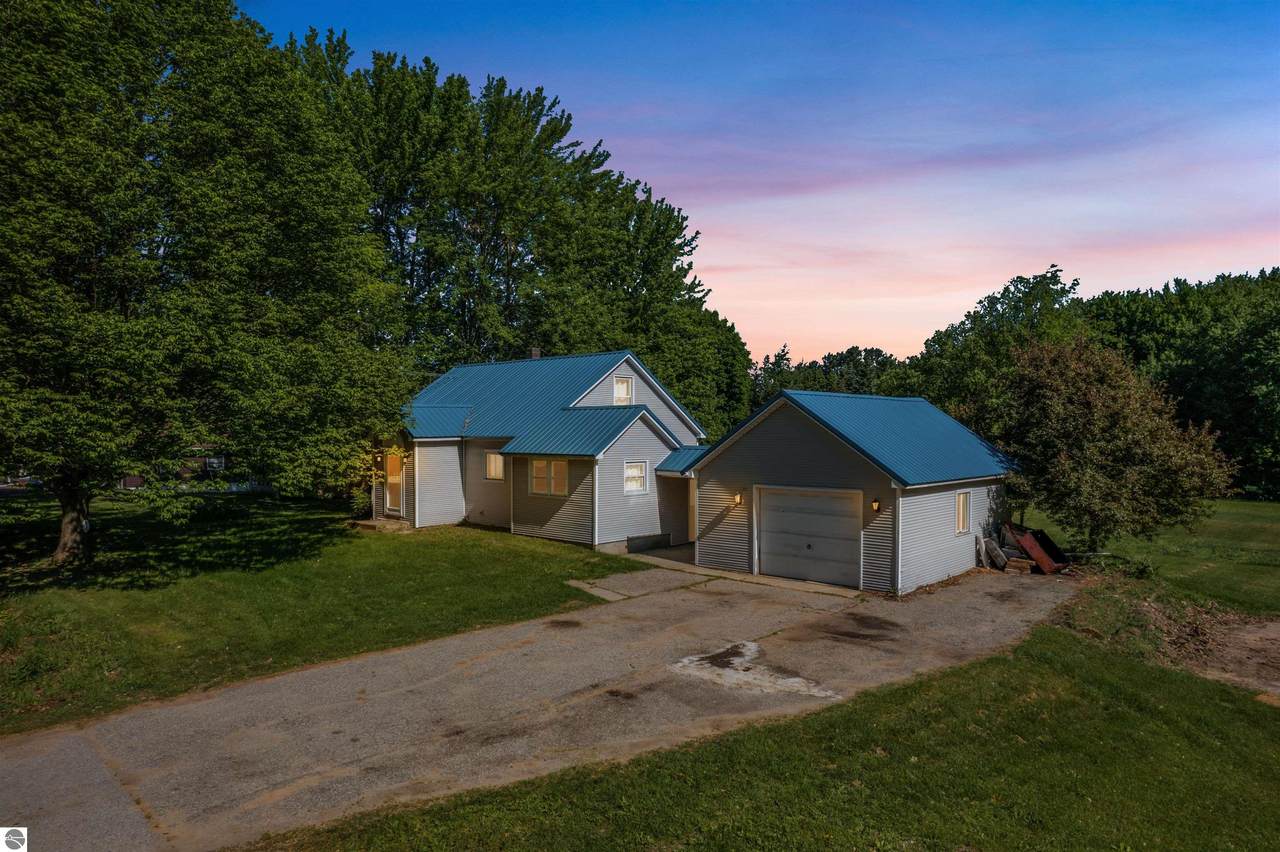 8950 13 Mile Road - Photo 1