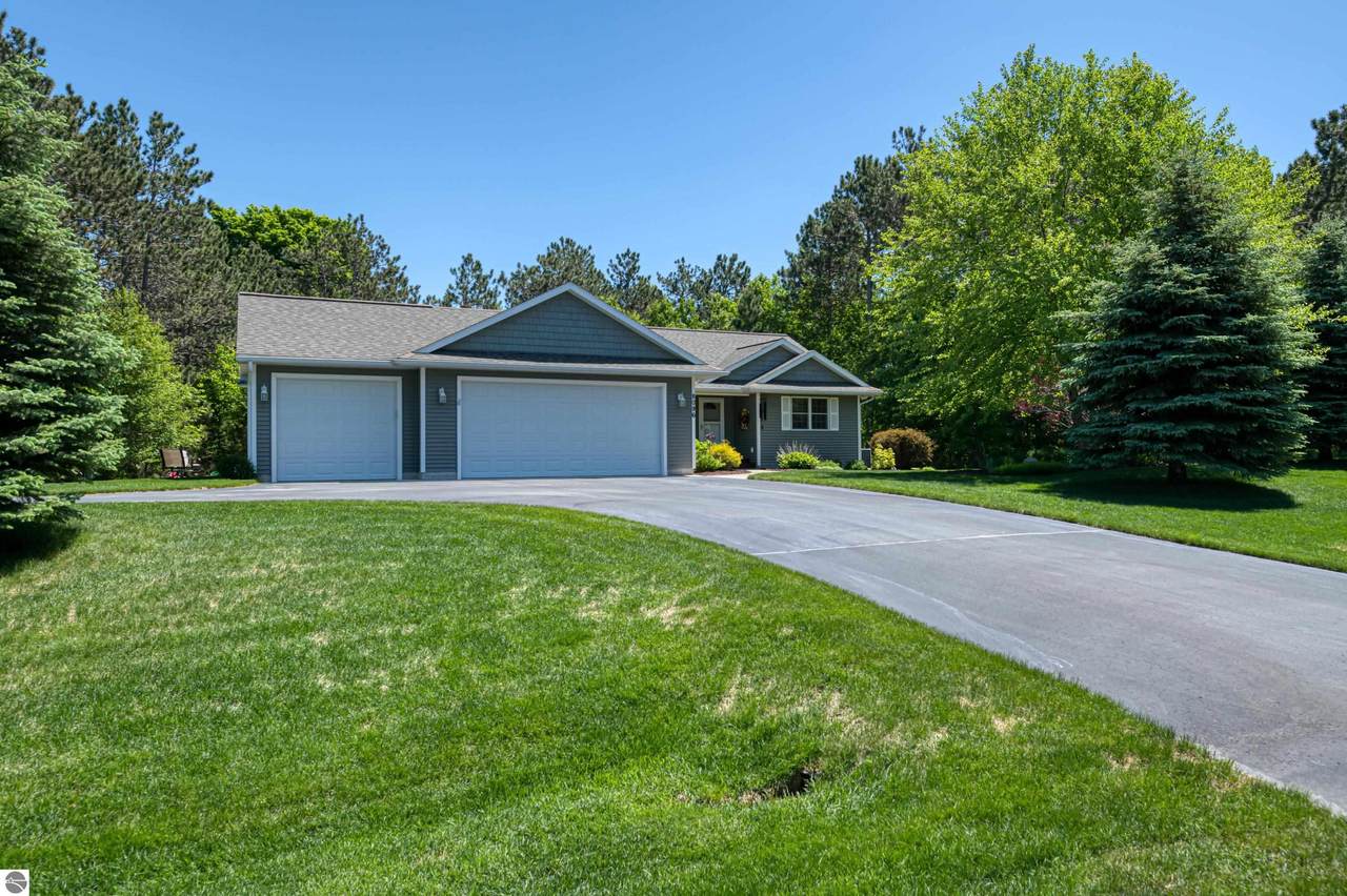 8096 Mapleleaf Drive - Photo 1