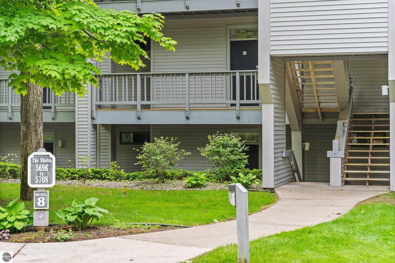 5703 Creeks Crossing - Photo 1