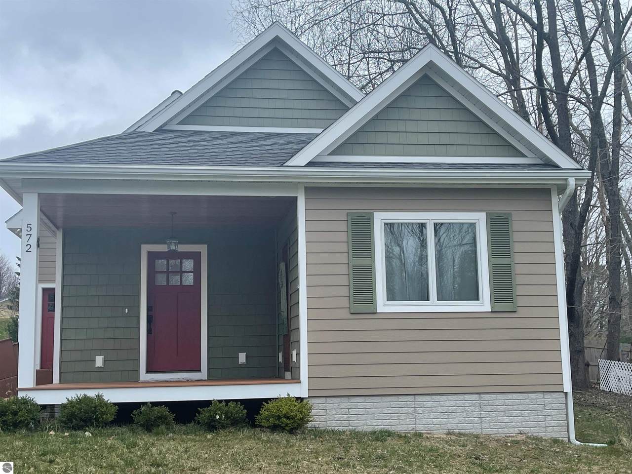 572 Balsam Avenue - Photo 1