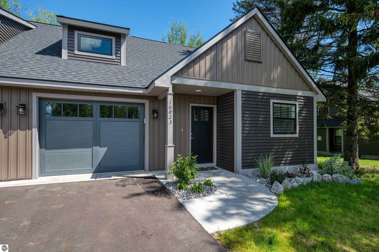 10823 Grandview Road - Photo 1