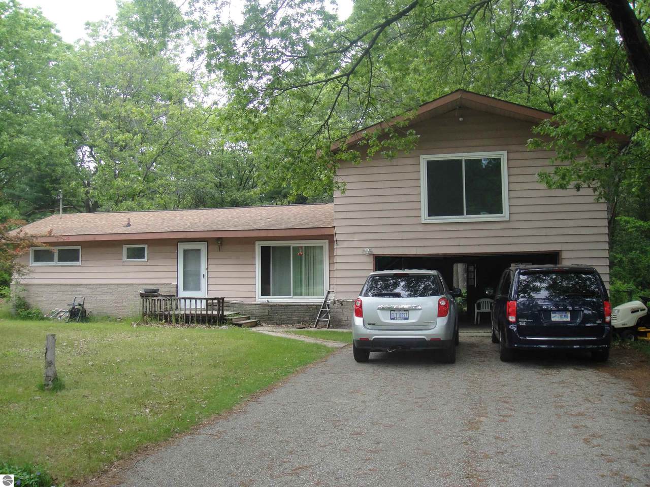 4701 Mackenzie - Photo 1