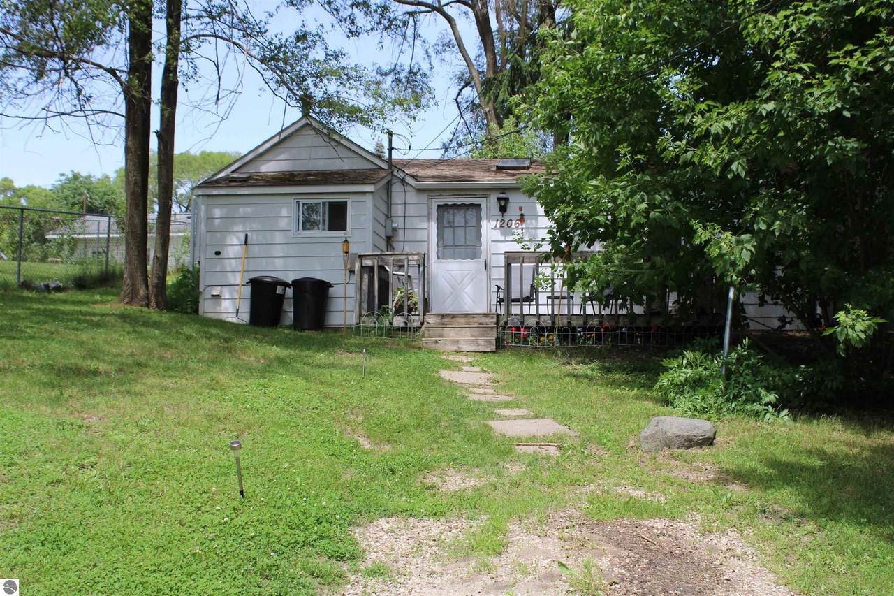 1206 Harold Street - Photo 1