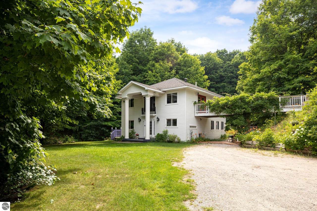 9811 Autumn Drive - Photo 1