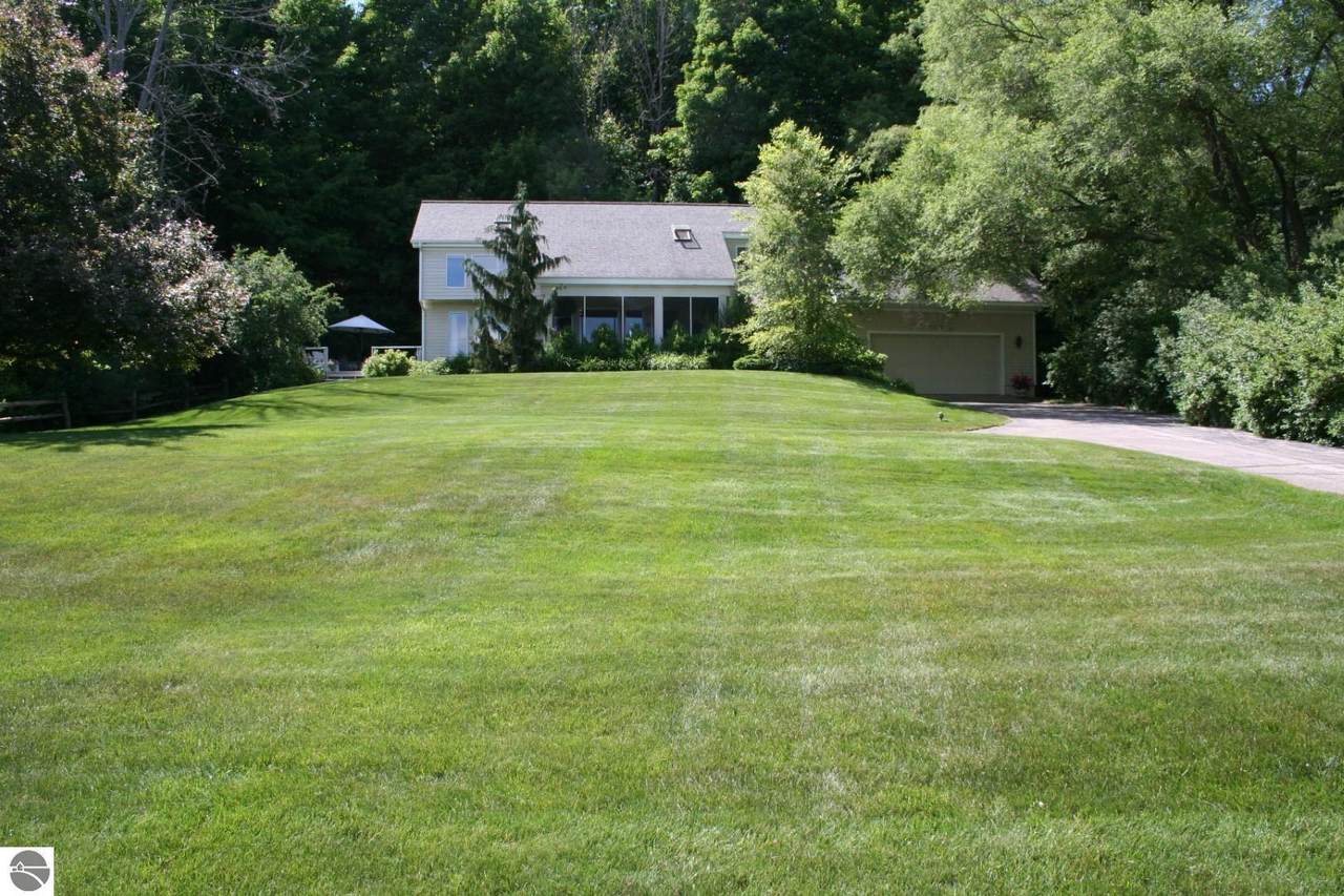 1321 Manitou Trail - Photo 1