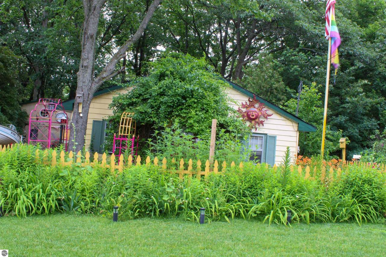 139 Columbus - Photo 1