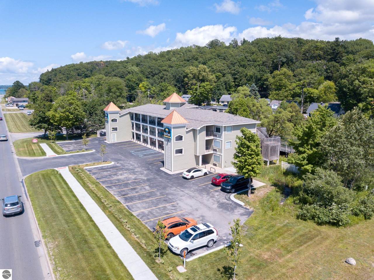4612 Us-31 N - Photo 1