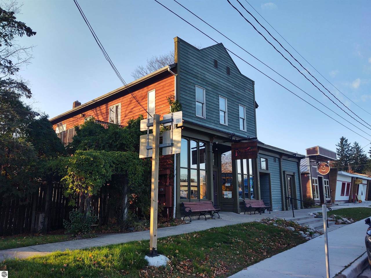 1058 Michigan Avenue - Photo 1