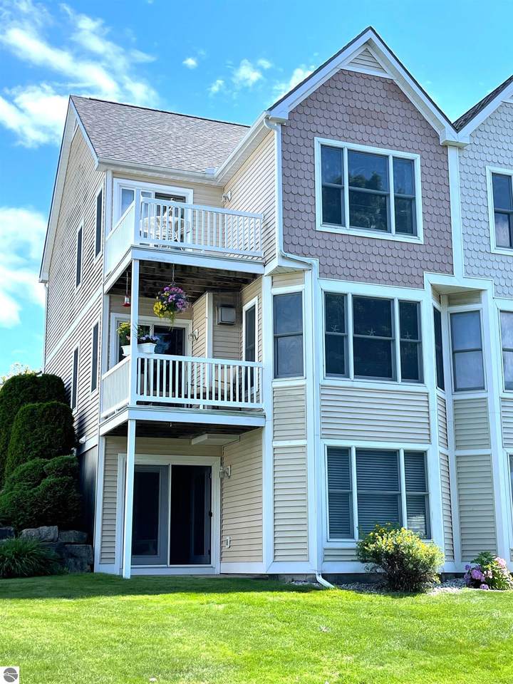 96 Charter Court - Photo 1