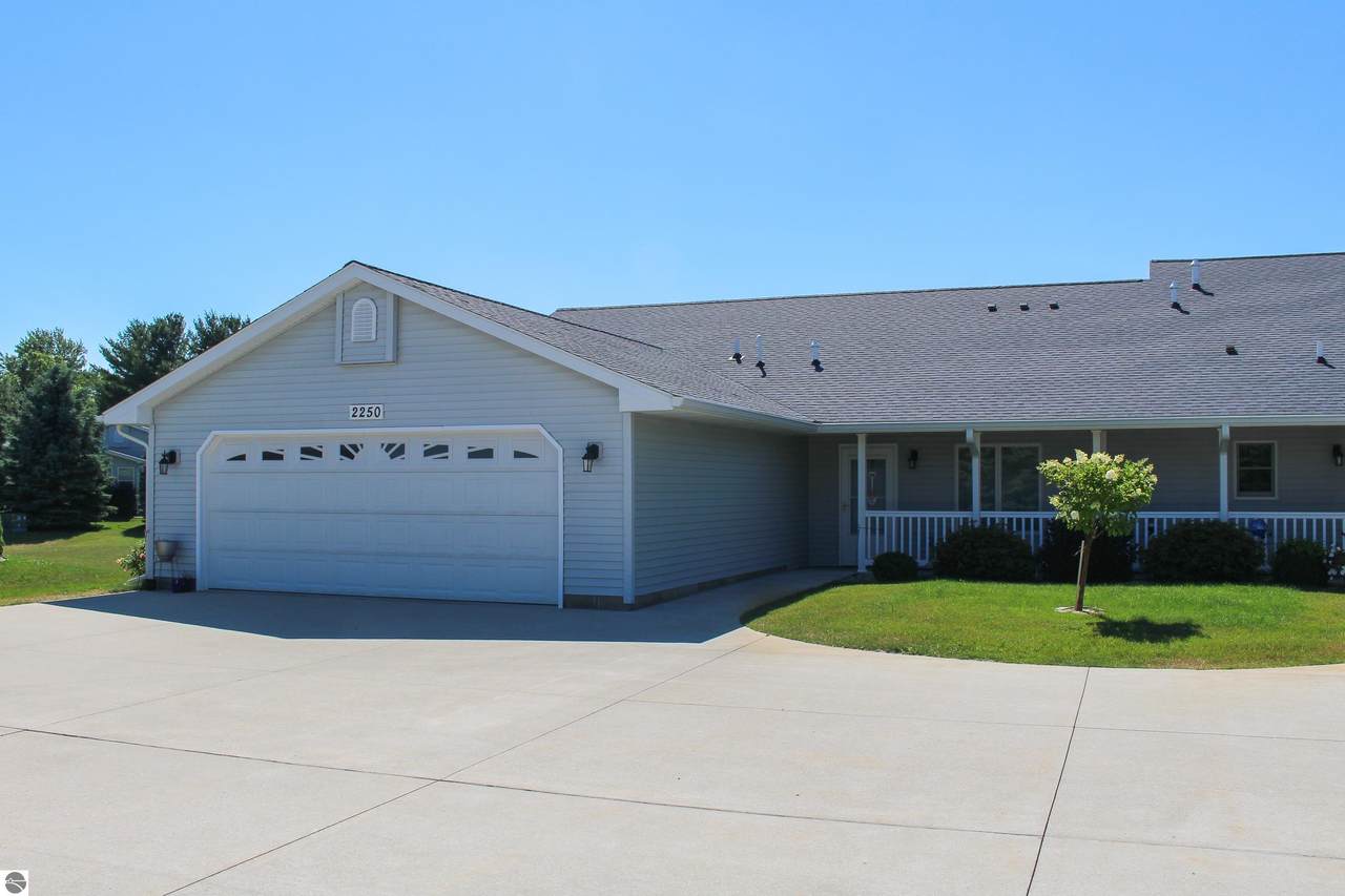 2250 Rosewood Drive - Photo 1