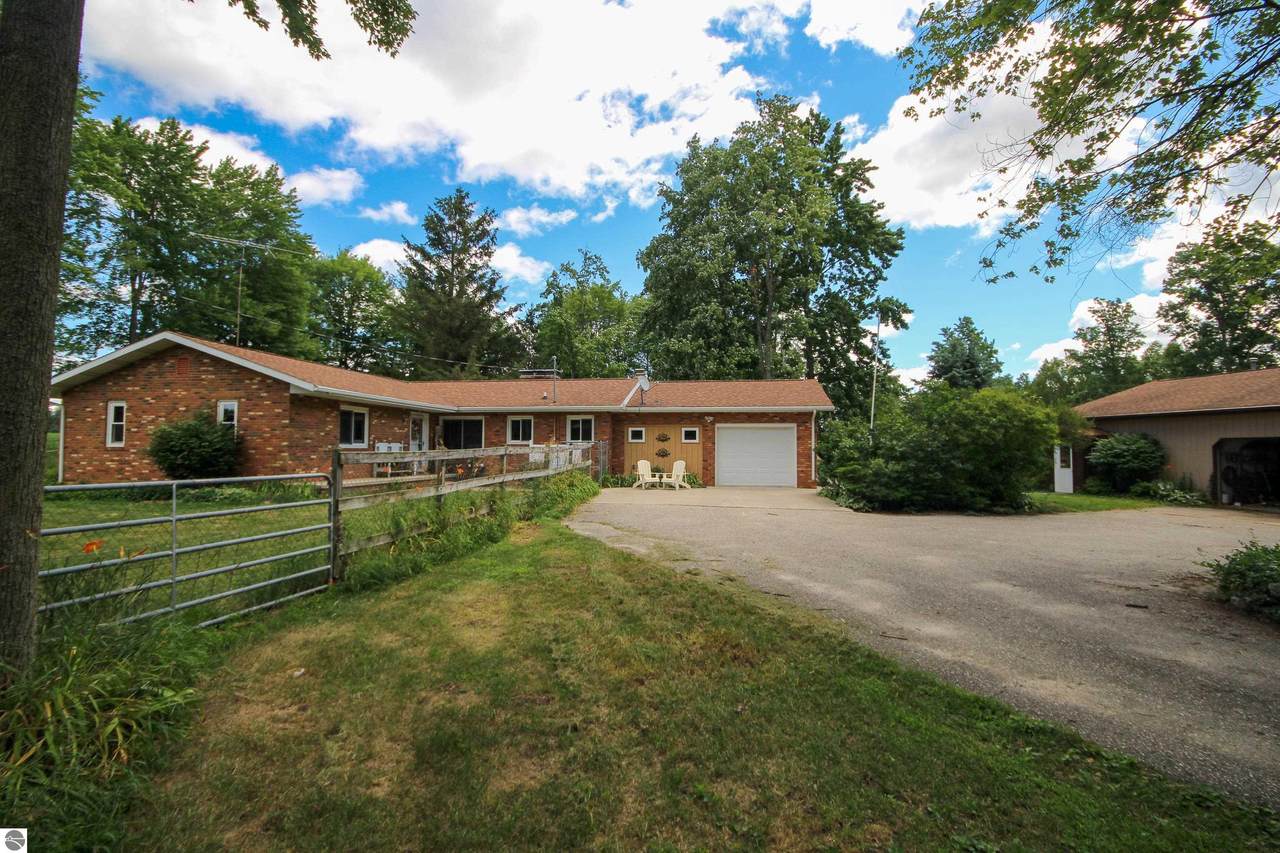 1555 Brinton Road - Photo 1