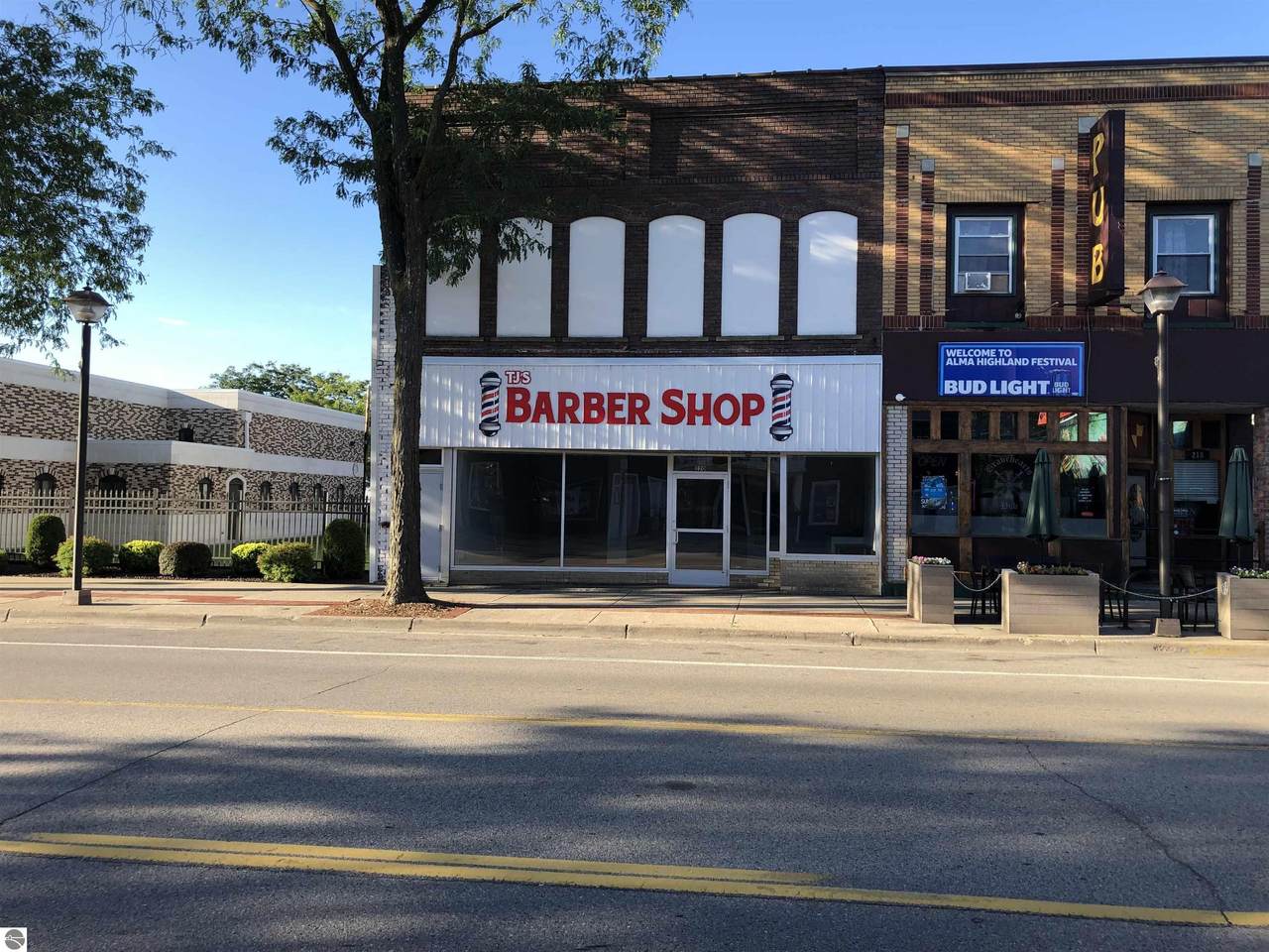 220 Superior Street - Photo 1