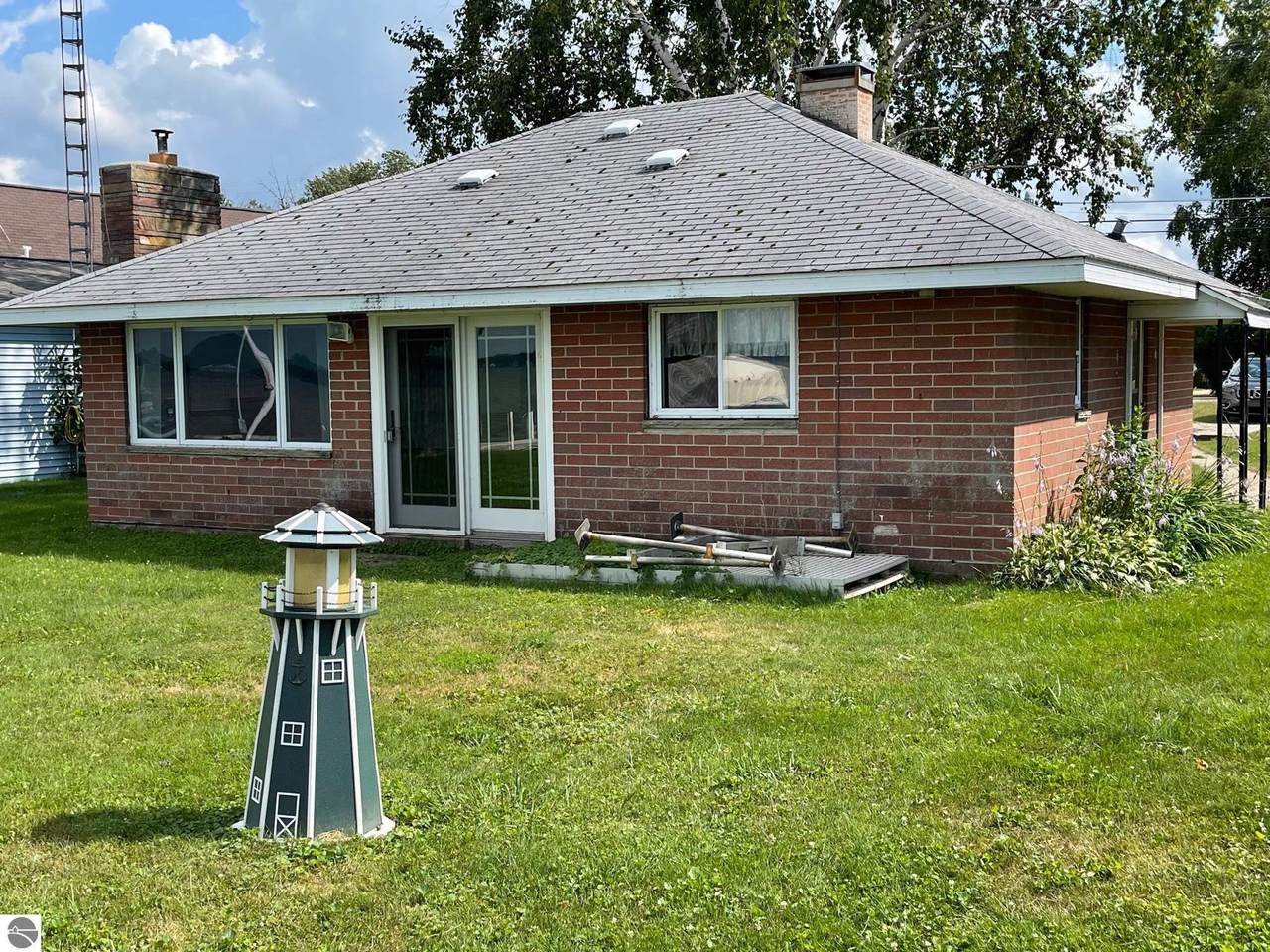 756 Iroquois Avenue - Photo 1