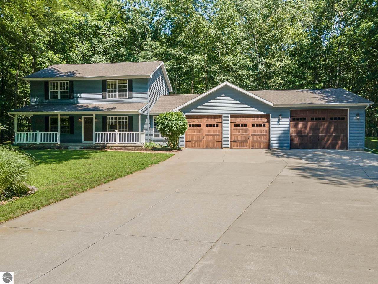 890 Hiawatha Drive - Photo 1