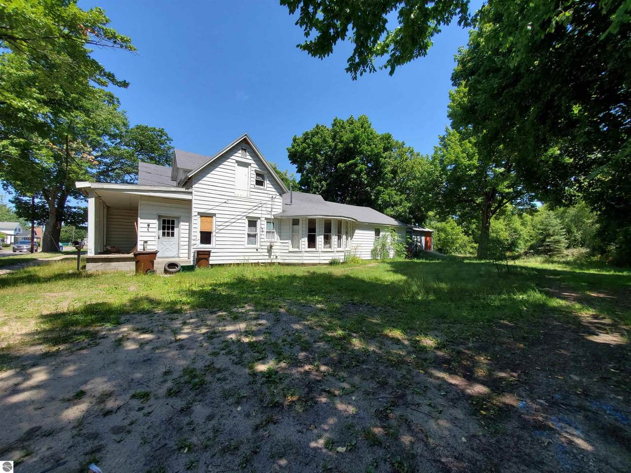 528 Bond Street - Photo 1