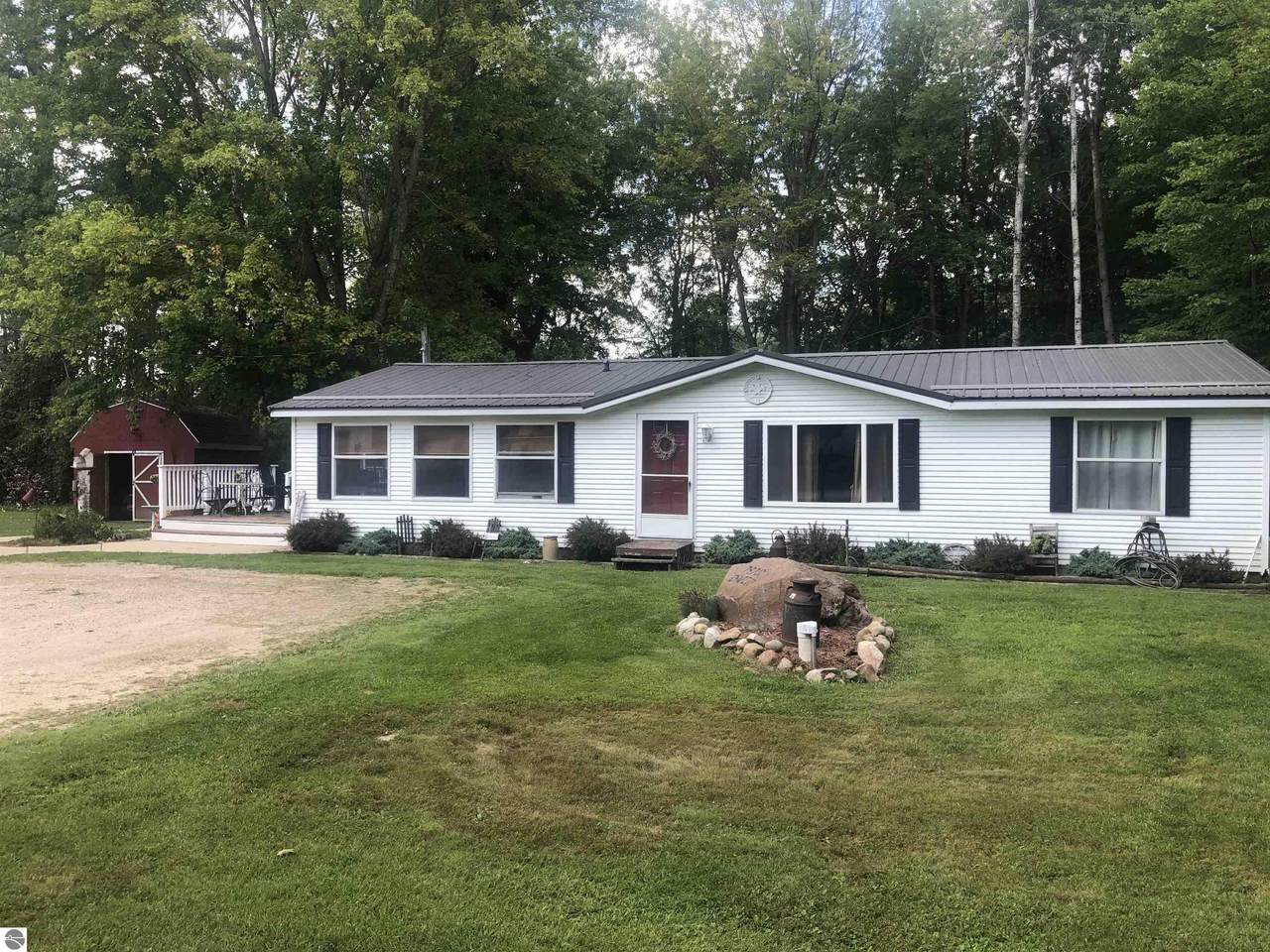 7976 Ojibwa Drive - Photo 1