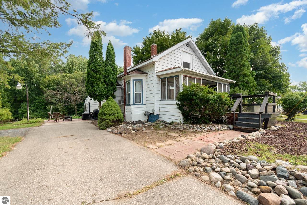 707 Chatterton Street - Photo 1