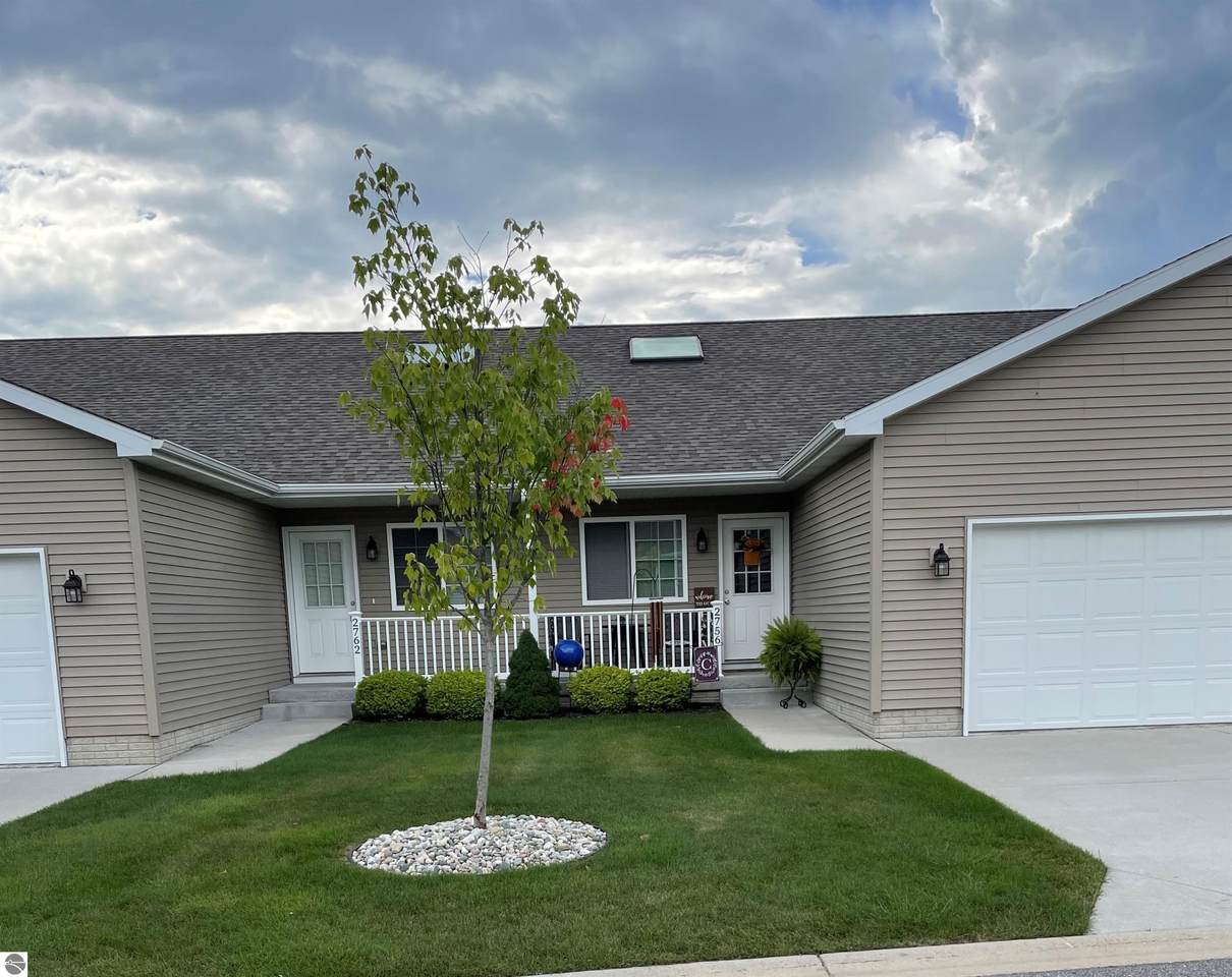 2762 Meadow Wood Drive - Photo 1