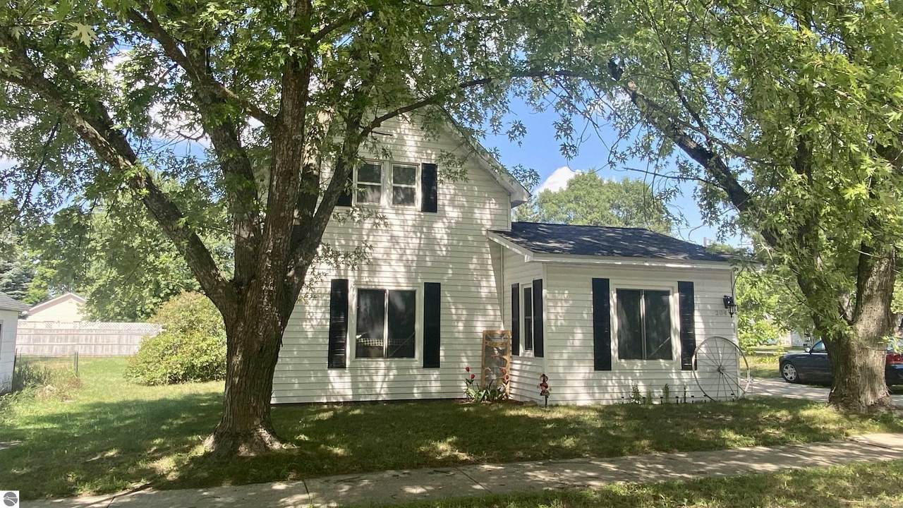 204 Dresden Street - Photo 1