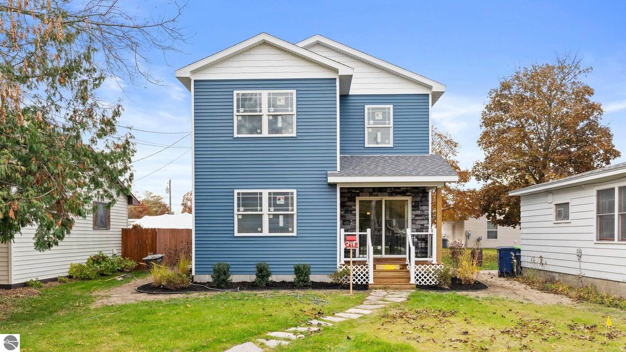 736 Barlow Street - Photo 1