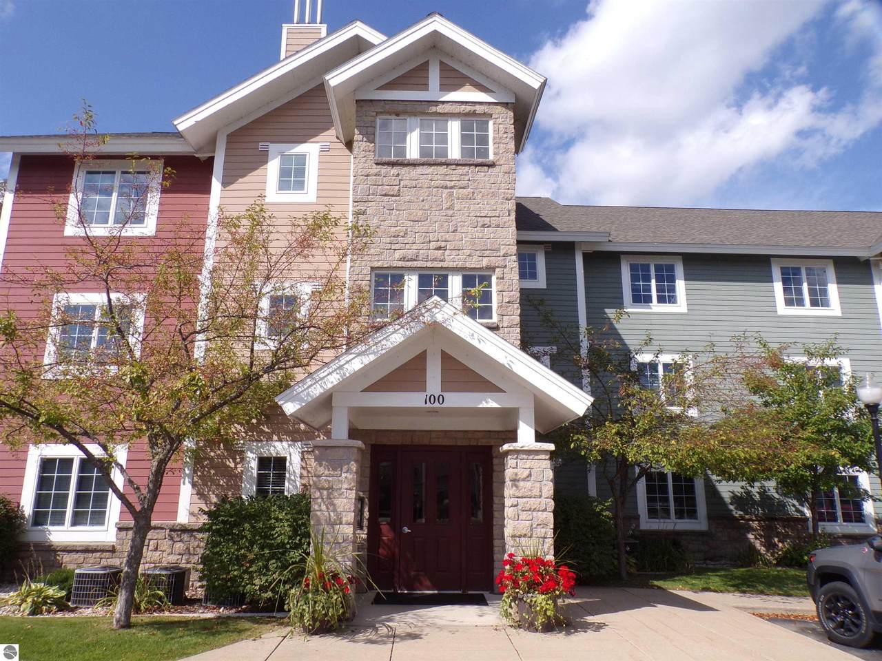1246 Sunnyside Drive - Photo 1