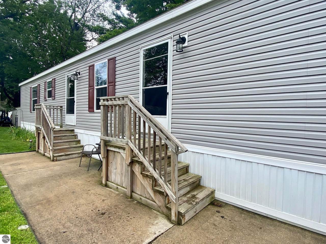 418 Elmrest Street - Photo 1