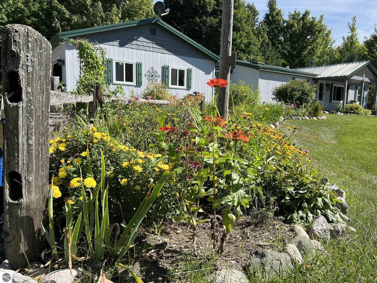 11135 Gildas Road - Photo 1