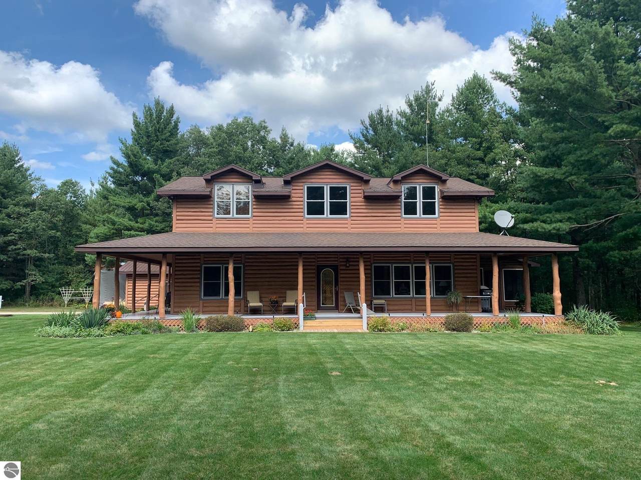4811 Pine Creek Road - Photo 1