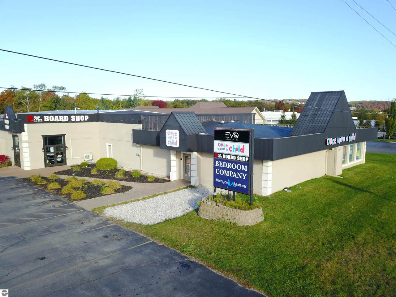 2751 Us-31 S - Photo 1