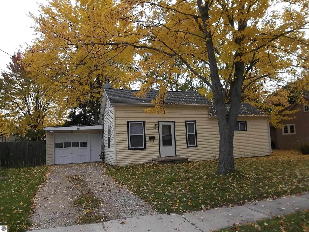 1106 Crosslanes Street - Photo 1