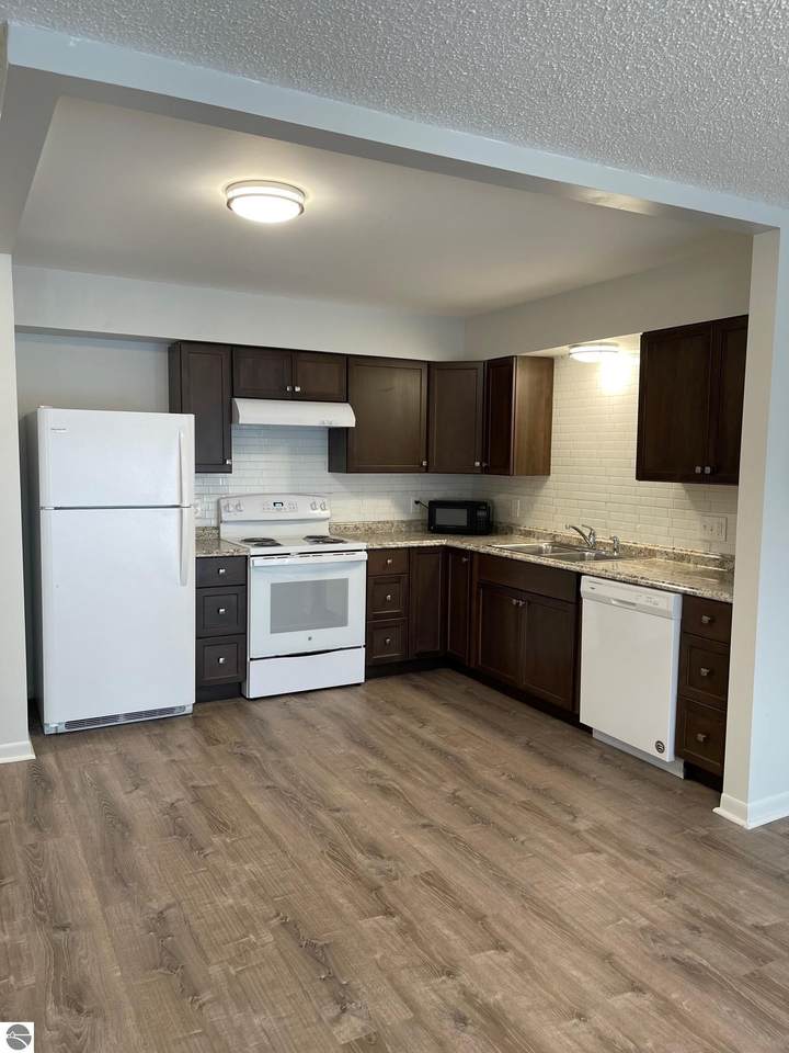 1550 Front Street - Photo 1