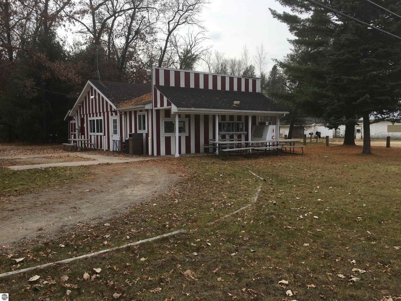 2008 Greenwood Road - Photo 1
