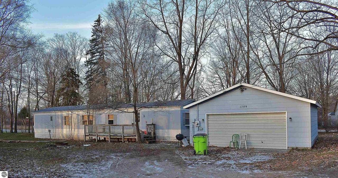 1709 Ewing Street - Photo 1