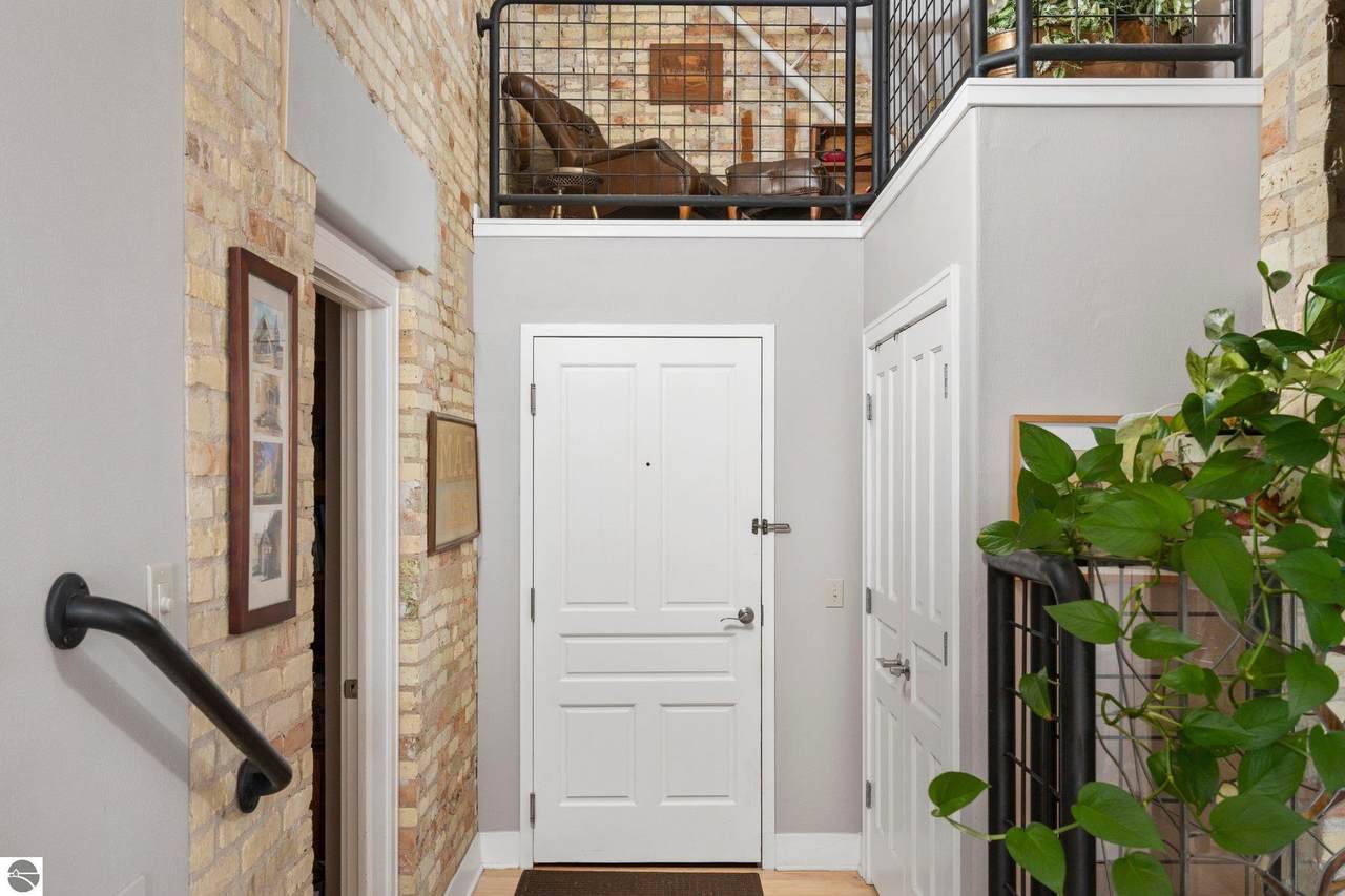 800 Cottageview Drive - Photo 1