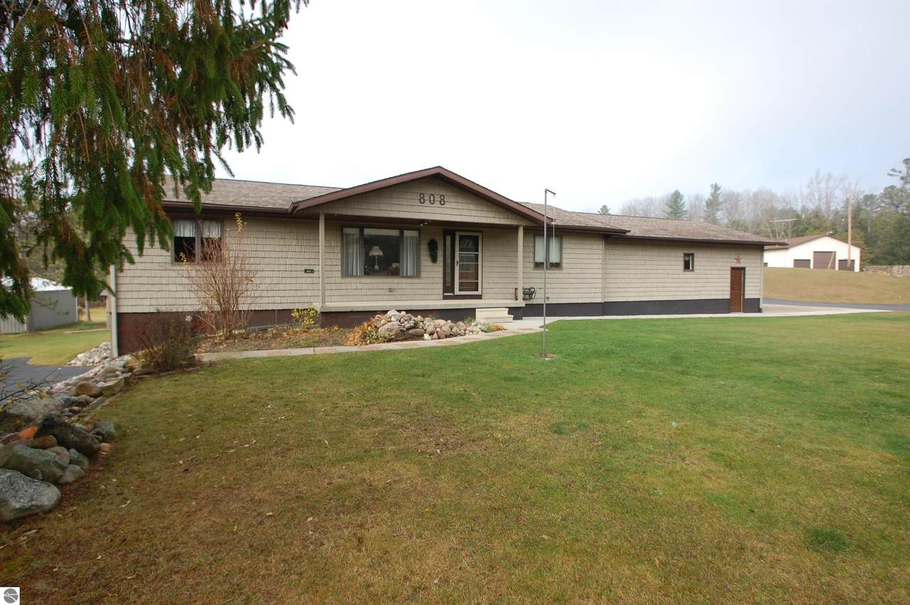 808 Dow Road - Photo 1