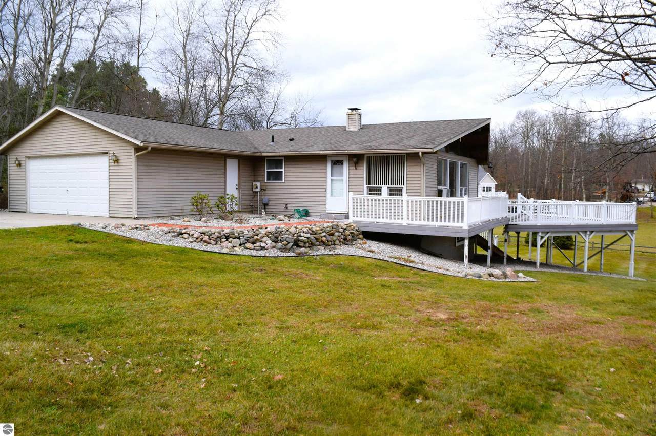 1033 Lincoln Drive - Photo 1