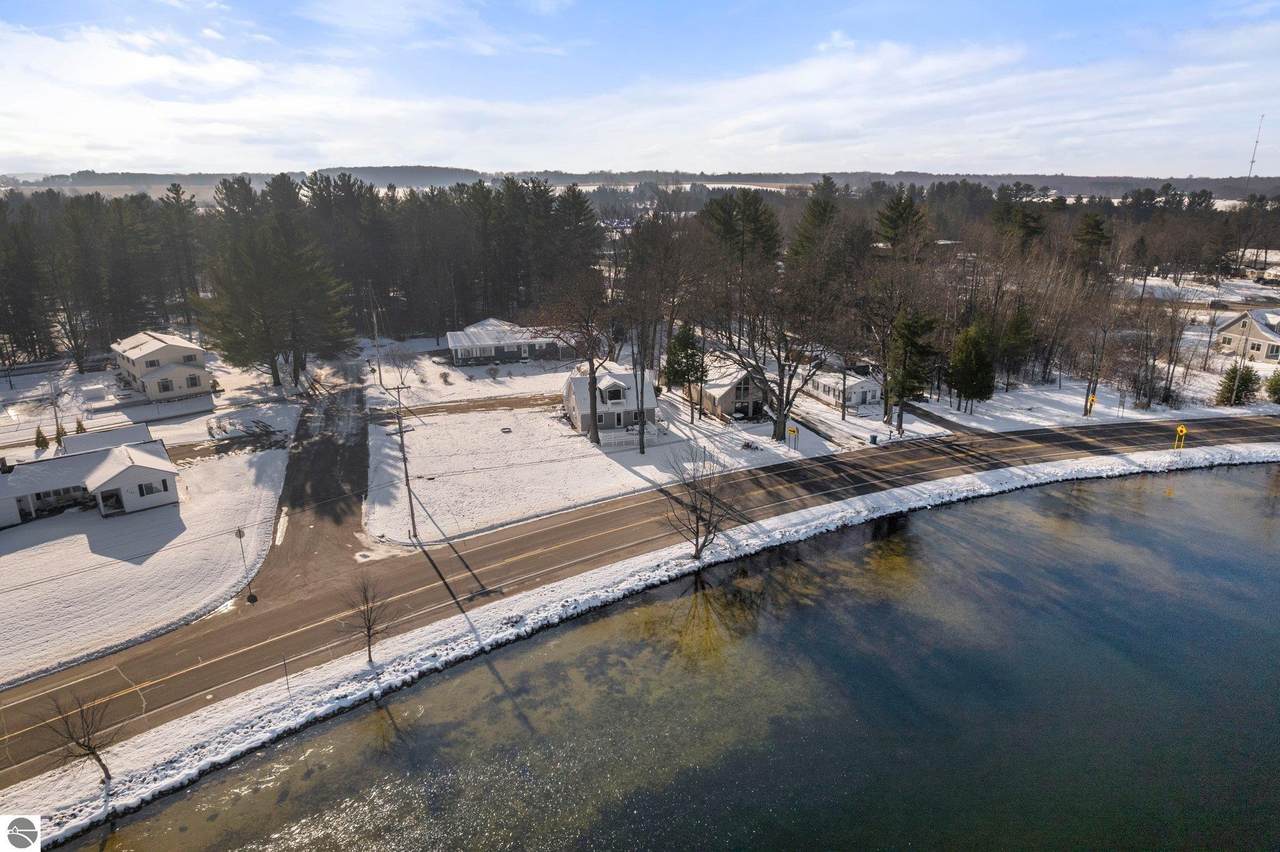 2203 Sunnyside Drive - Photo 1